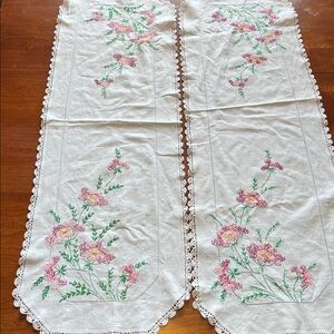 Vtg Hand stitched runners with pink flowers set of 2 boho cottage core grannies
